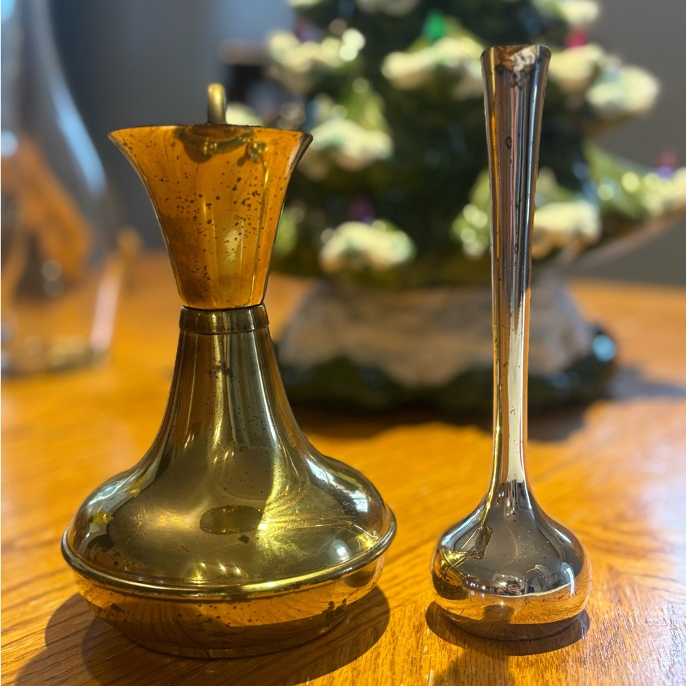 Married Set of 2 Gold- and Silver-Tone Pitcher-Style Metal Vases - Picture 3 of 12